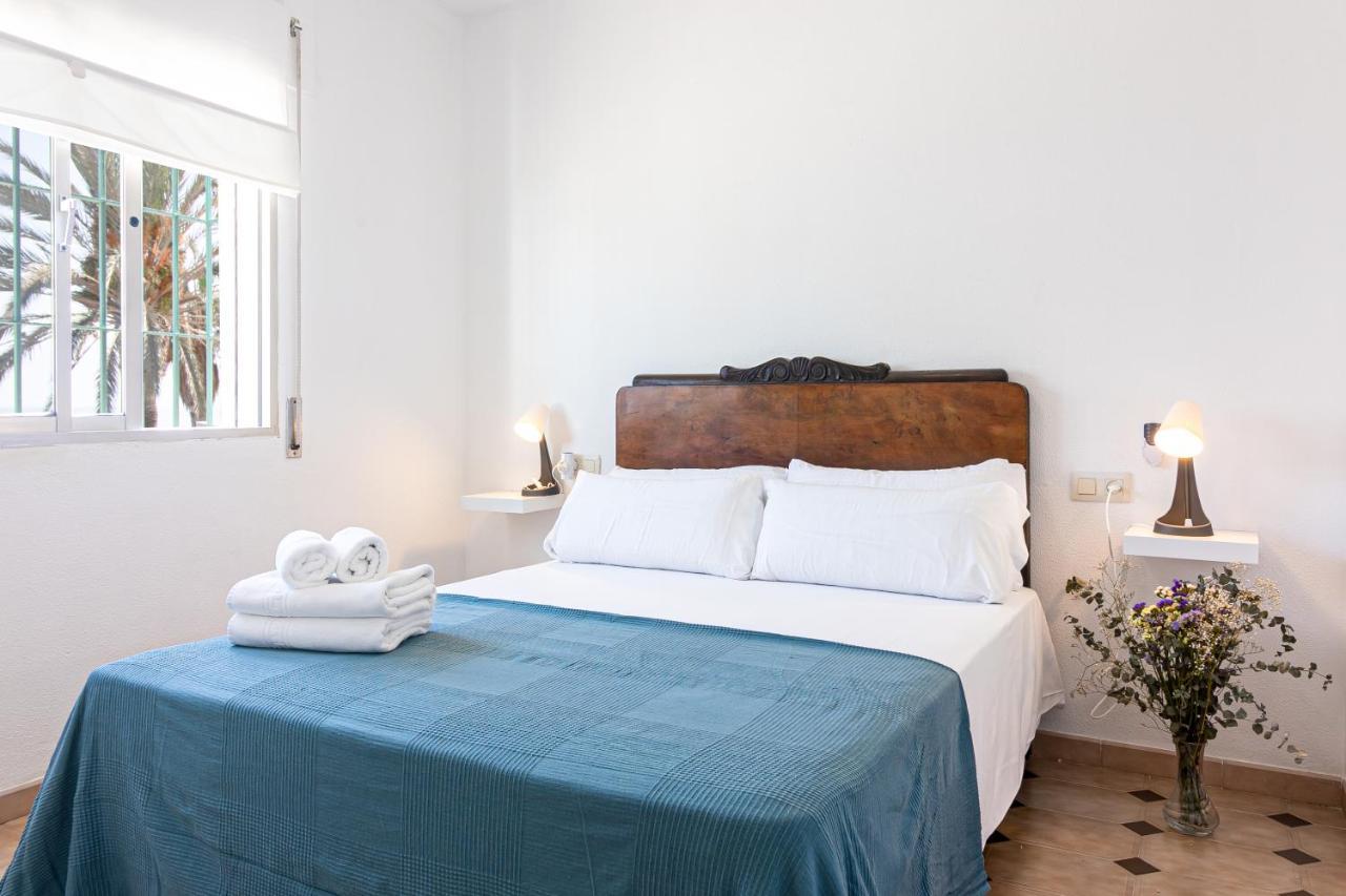 Sea & Wave Al Rolo Beach Apartment Málaga Exteriör bild
