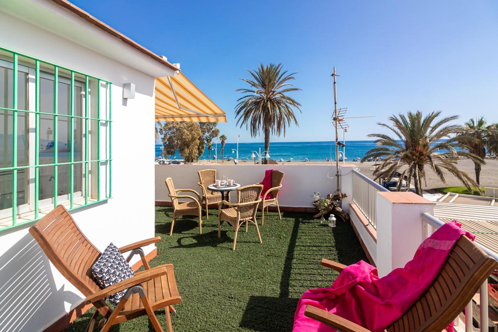 Sea & Wave Al Rolo Beach Apartment Málaga Exteriör bild