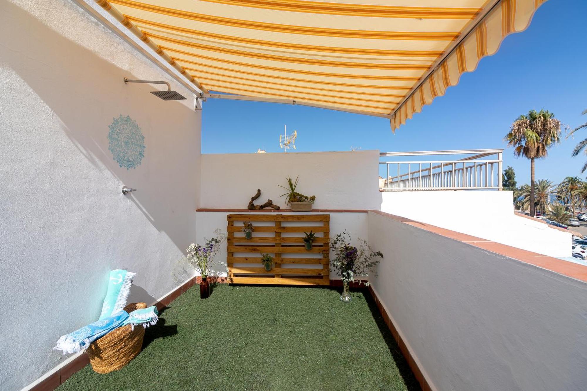 Sea & Wave Al Rolo Beach Apartment Málaga Exteriör bild