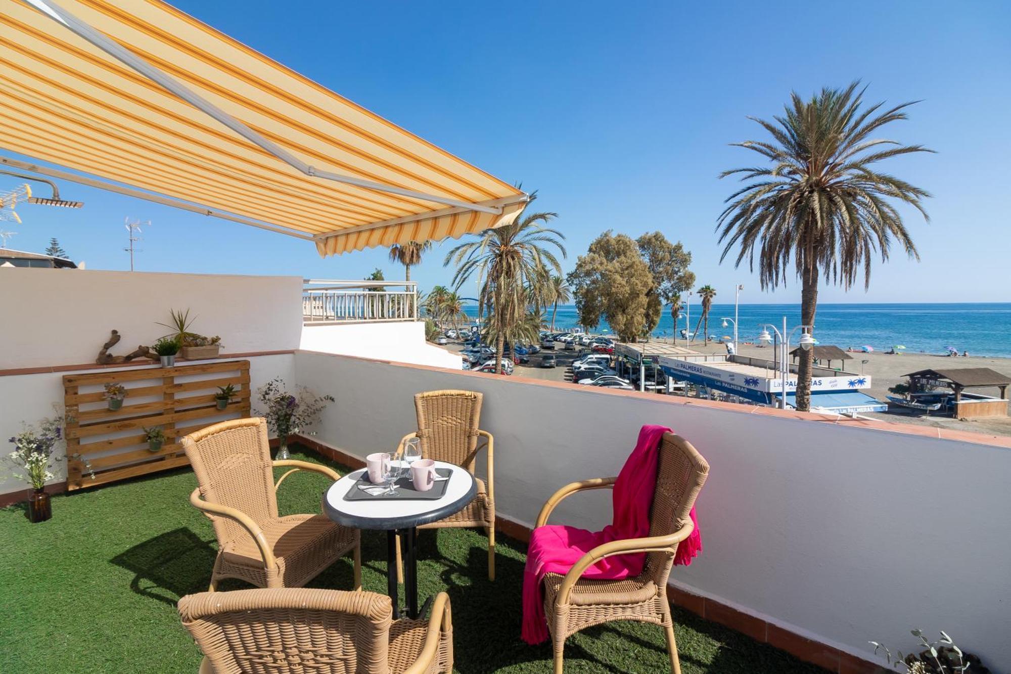 Sea & Wave Al Rolo Beach Apartment Málaga Exteriör bild